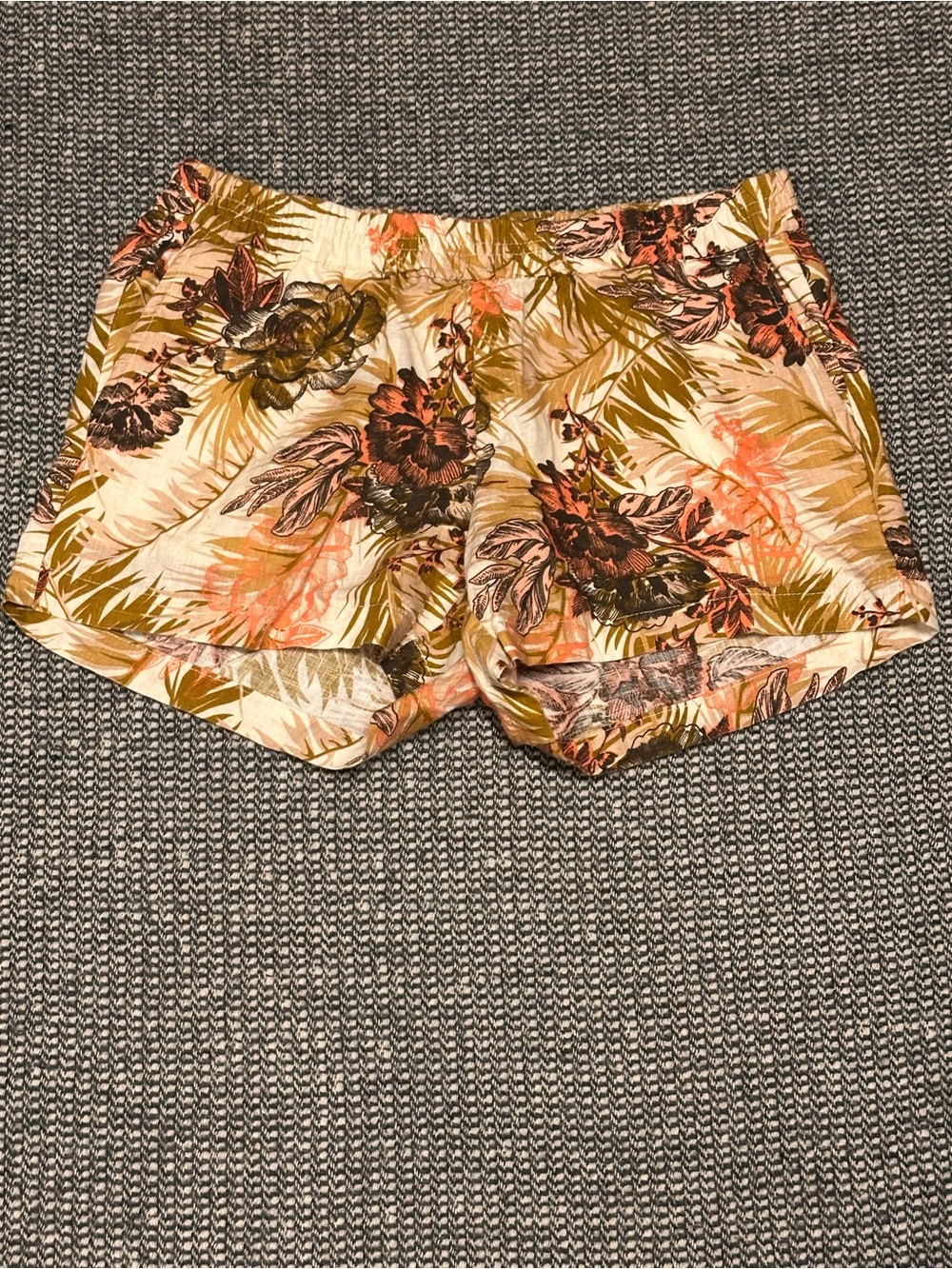 Kut from the Kloth Floral Shorts in Cream, Olive & Coral